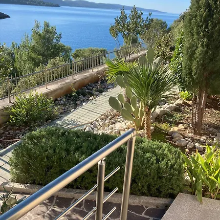 Luxurioese Hera, Korcula, Am Babina
